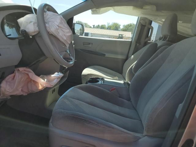 2014 Toyota Sienna LE