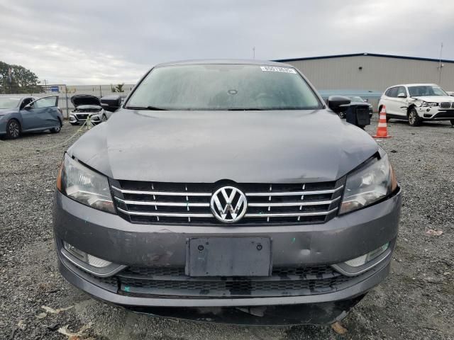2013 Volkswagen Passat SEL