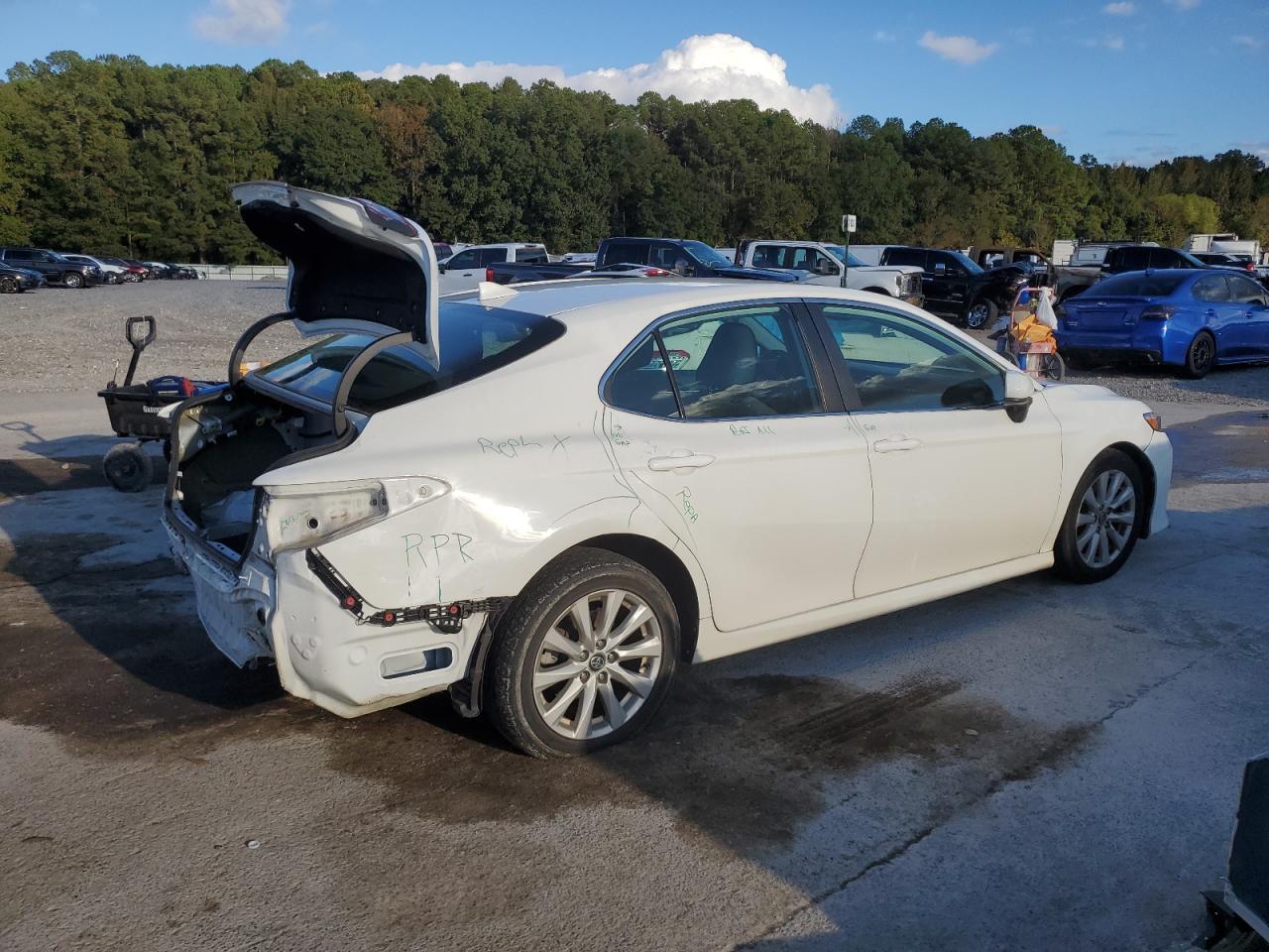 2020 Toyota Camry le
