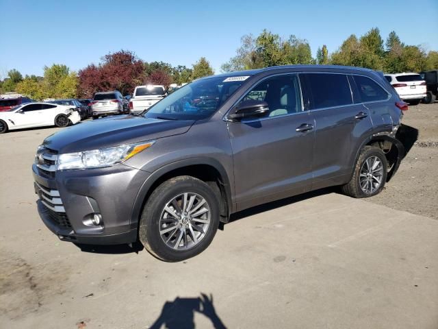 2017 Toyota Highlander SE