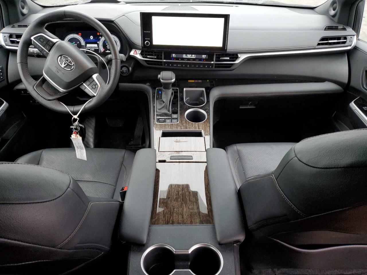 2025 Toyota Sienna Limited