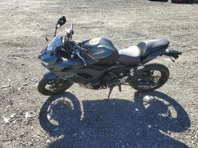 2025 Kawasaki EX650 P