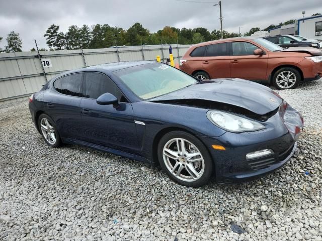 2011 Porsche Panamera 2