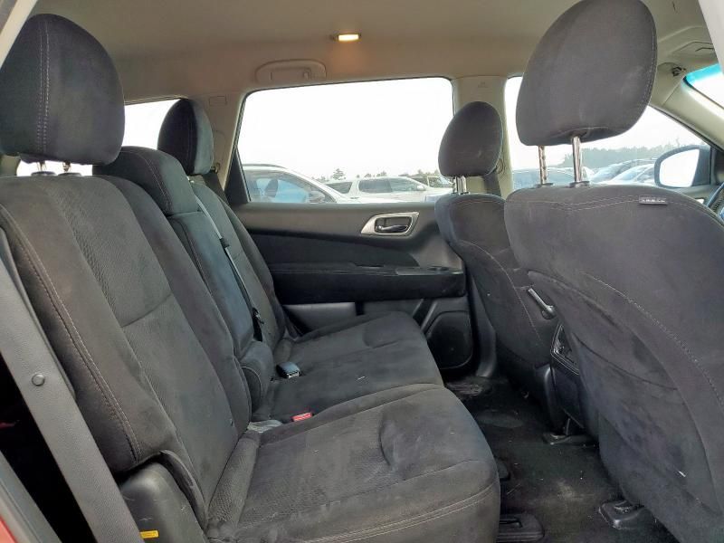 2015 Nissan Pathfinder S