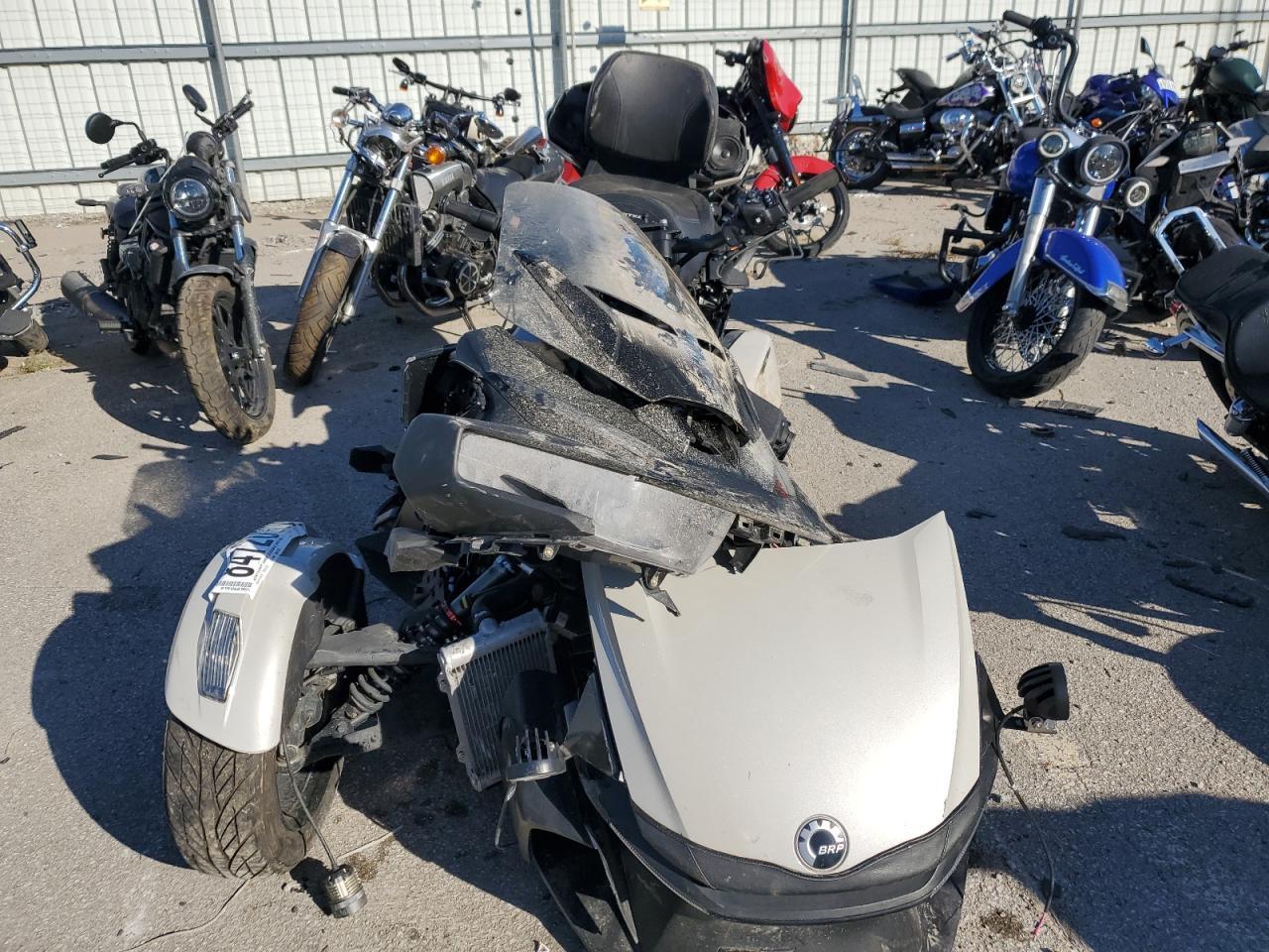 2021 Can-Am Spyder Roadster RT