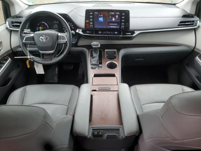 2021 Toyota Sienna xle