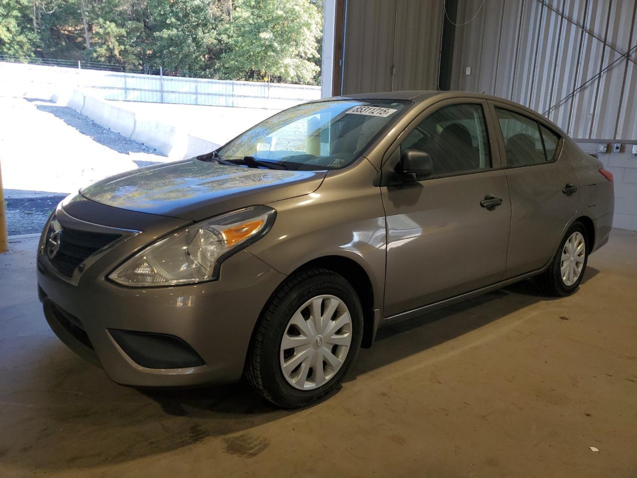 2015 Niss Versa 1.6 s Plus