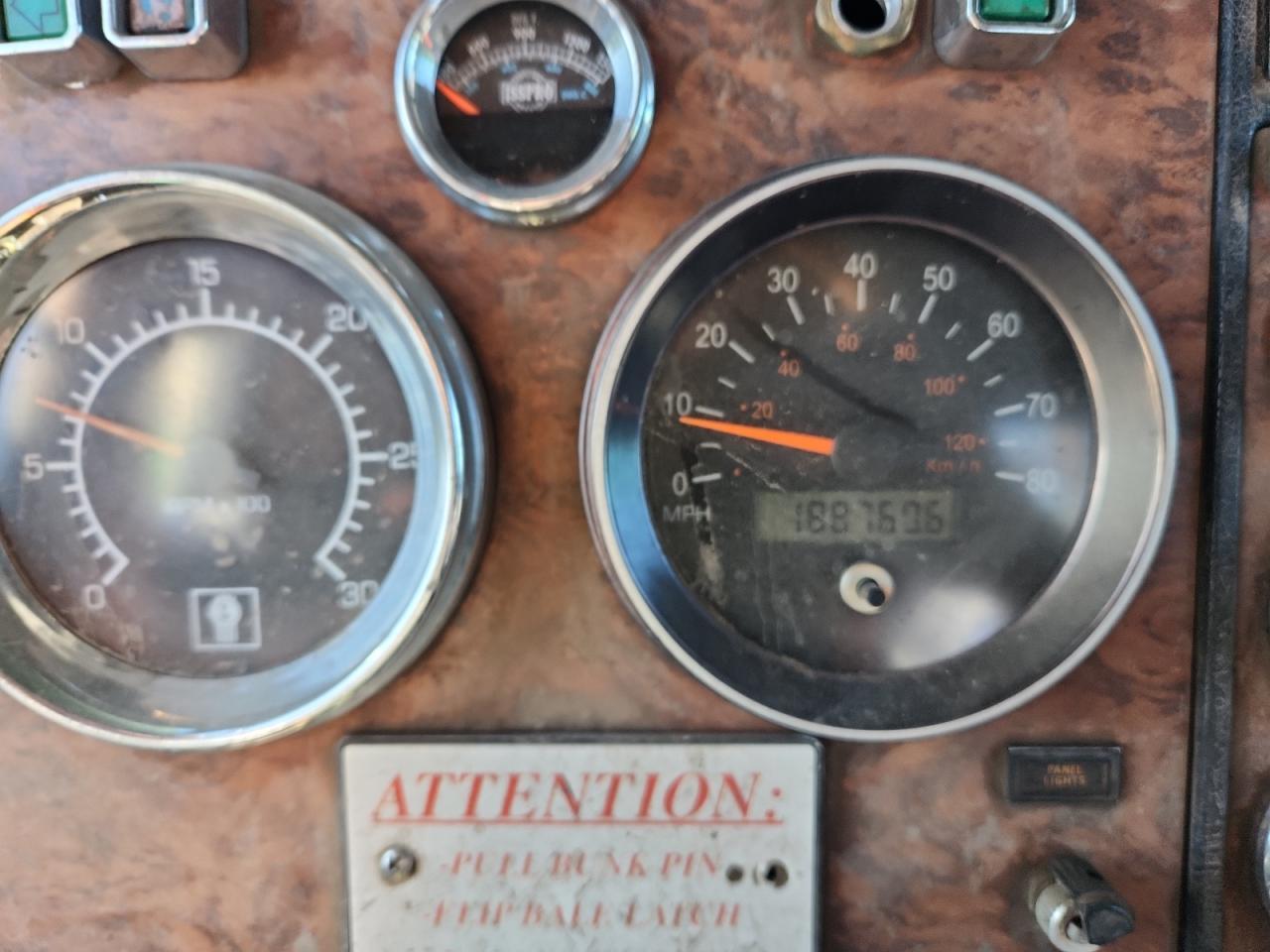 1999 Kenworth W900 Semi Truck