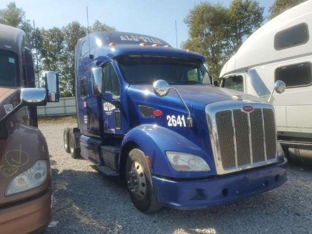 2015 Peterbilt Tractor 2015 Peterbilt 587 Semi Truck