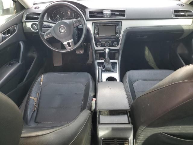 2013 Volkswagen Passat SE