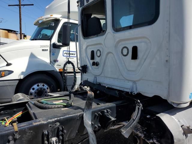2025 Freightliner Cascadia 116