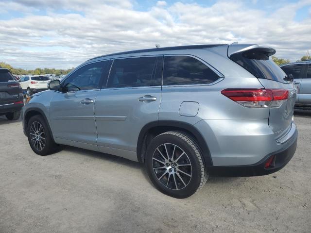 2017 Toyota Highlander se