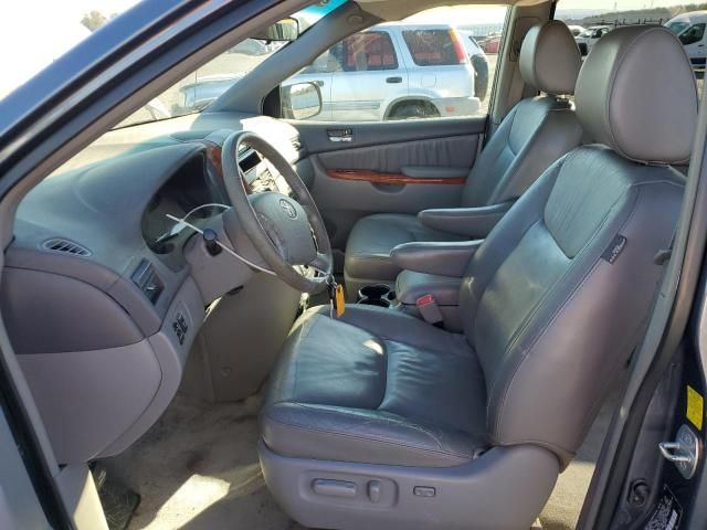 2010 Toyota Sienna XLE