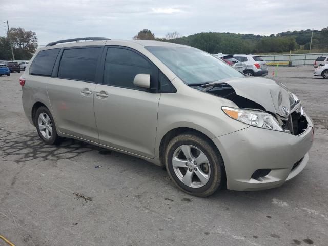 2015 Toyota Sienna LE
