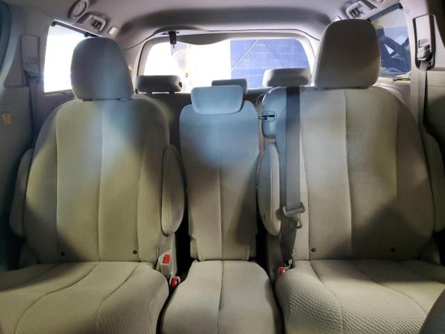 2013 Toyota Sienna LE