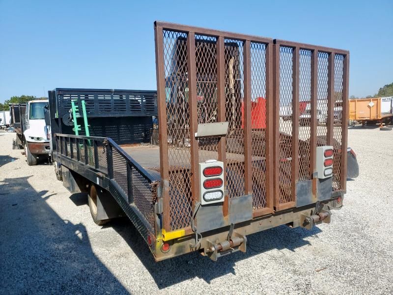 2014 Isuzu NPR-HD Crew Cab Flatbed Truck