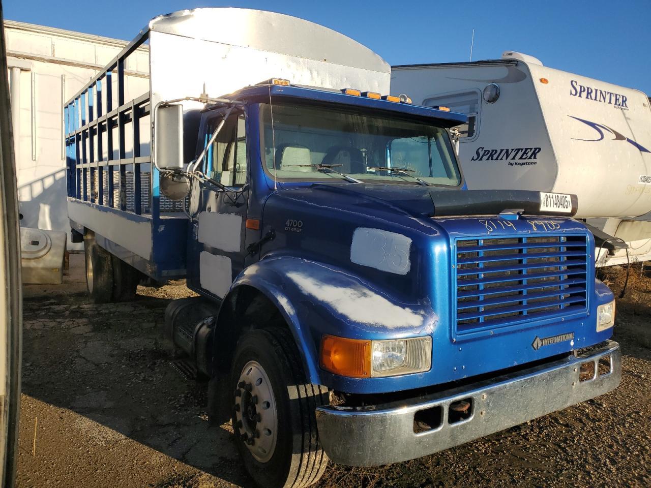 2001 International 4700 Flatbed Truck