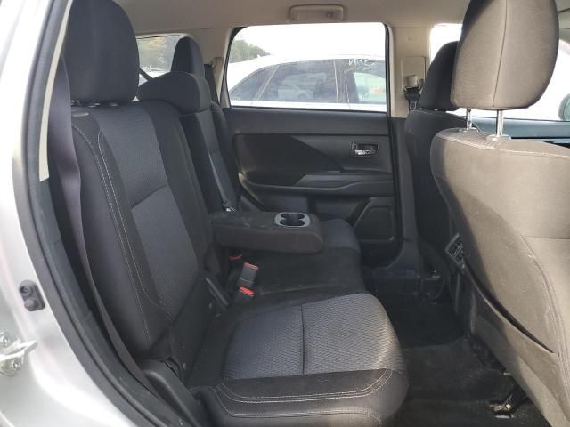 2019 Mitsubishi Outlander SE