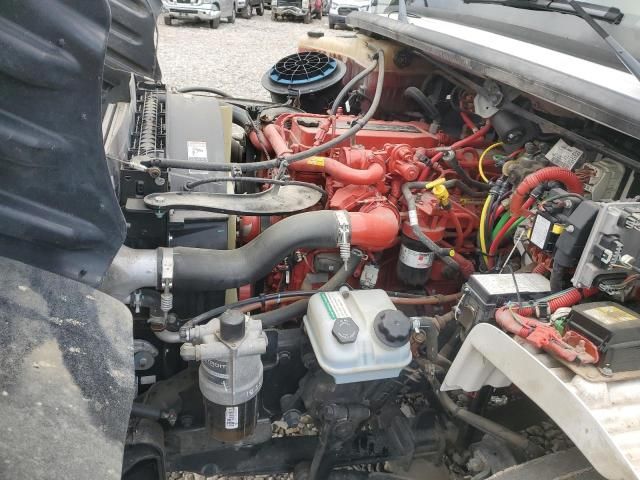 2018 Freightliner M2 106 MED-BOX Truck