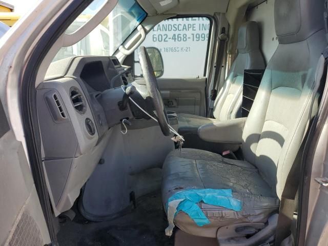 2009 Ford Econoline E350 Super Duty Cutaway Van