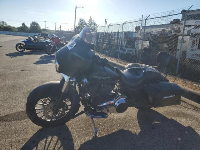 2010 Harley-Davidson Flhx