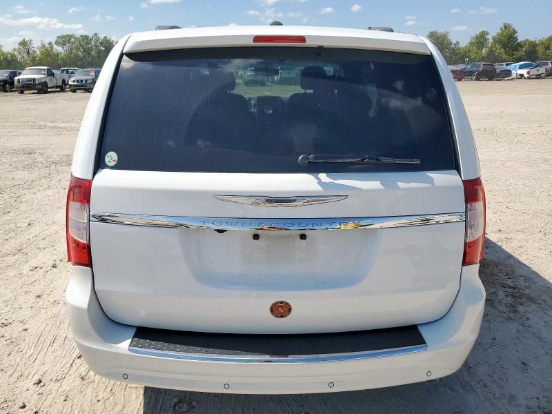 2016 Chrysler Town & Country Touring L