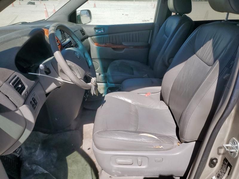 2010 Toyota Sienna XLE