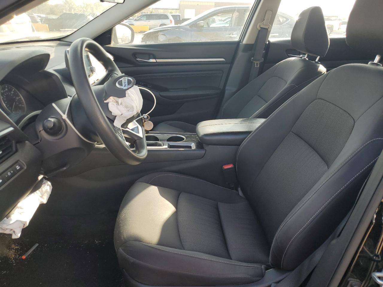 2021 Nissan Altima sv
