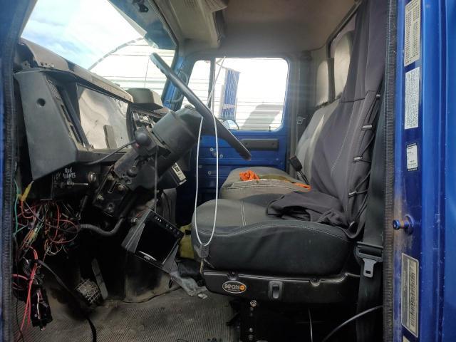 2001 International 4700 Flatbed Truck