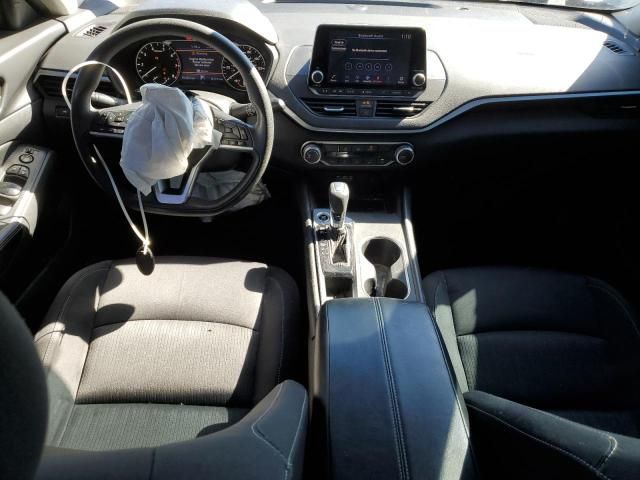 2022 Nissan Altima sv