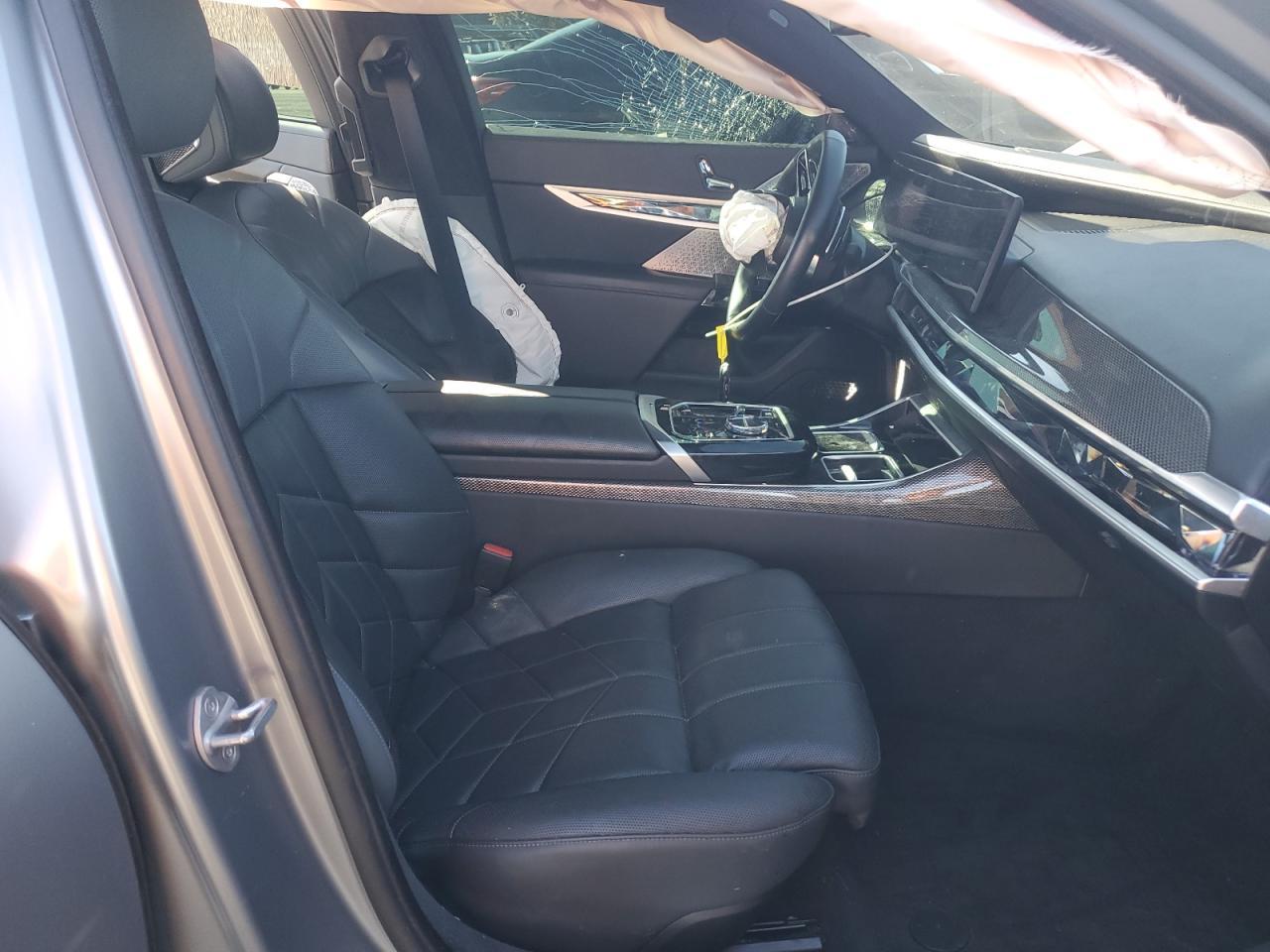 2023 BMW 760 xi