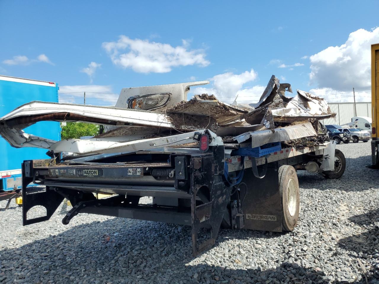 2018 Freightliner Business Class  M2 BOX Truck