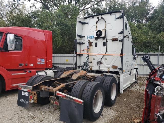 2013 Freightliner Cascadia 125
