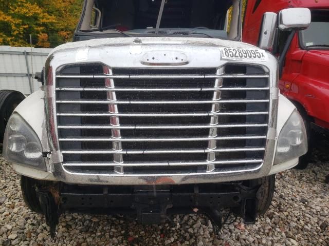 2016 Freightliner Cascadia 125 Semi Truck