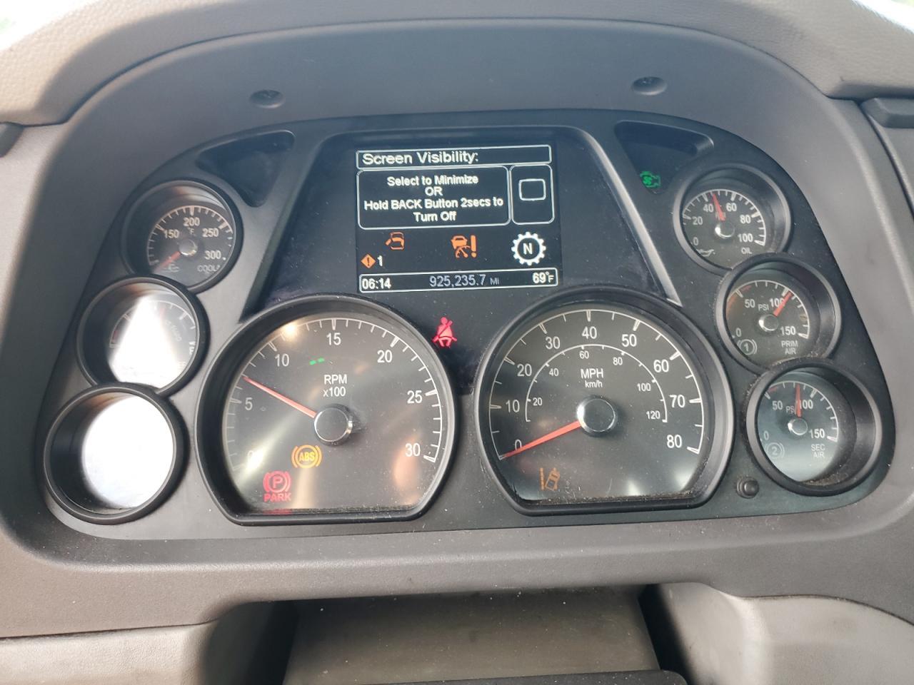 2017 Peterbilt 579 Semi Truck