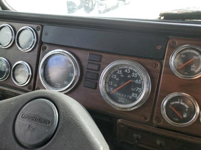1998 Freightliner FLD Semi Truck