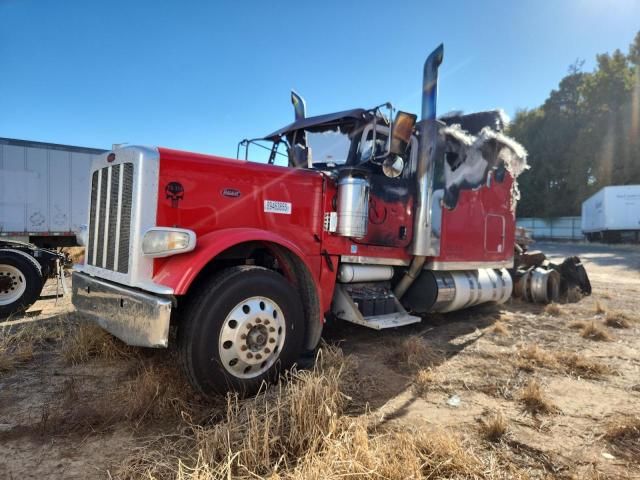 2015 Peterbilt 389 Semi Truck