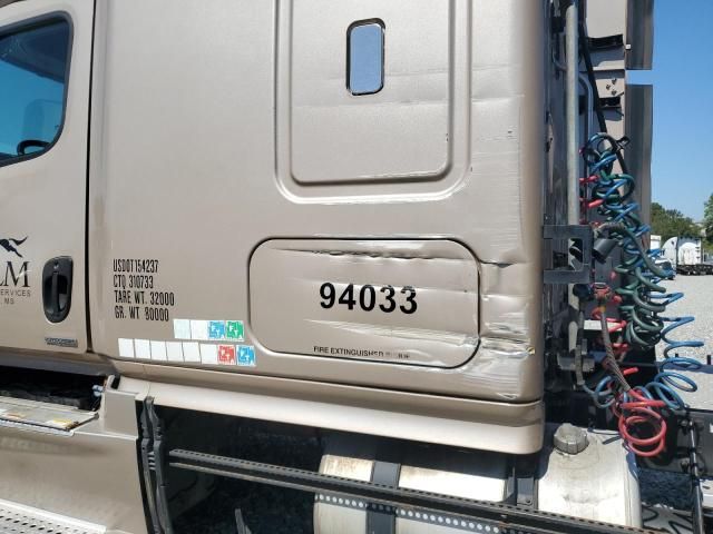 2014 Freightliner Cascadia Semi Truck