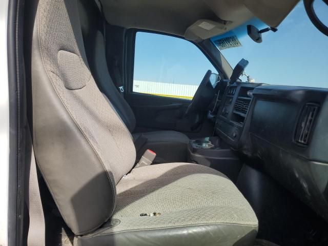 2014 Chev Express Commercial c