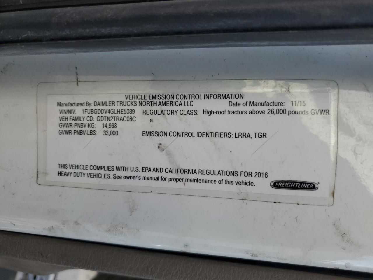 2016 Freightliner Cascadia 125 Semi Truck