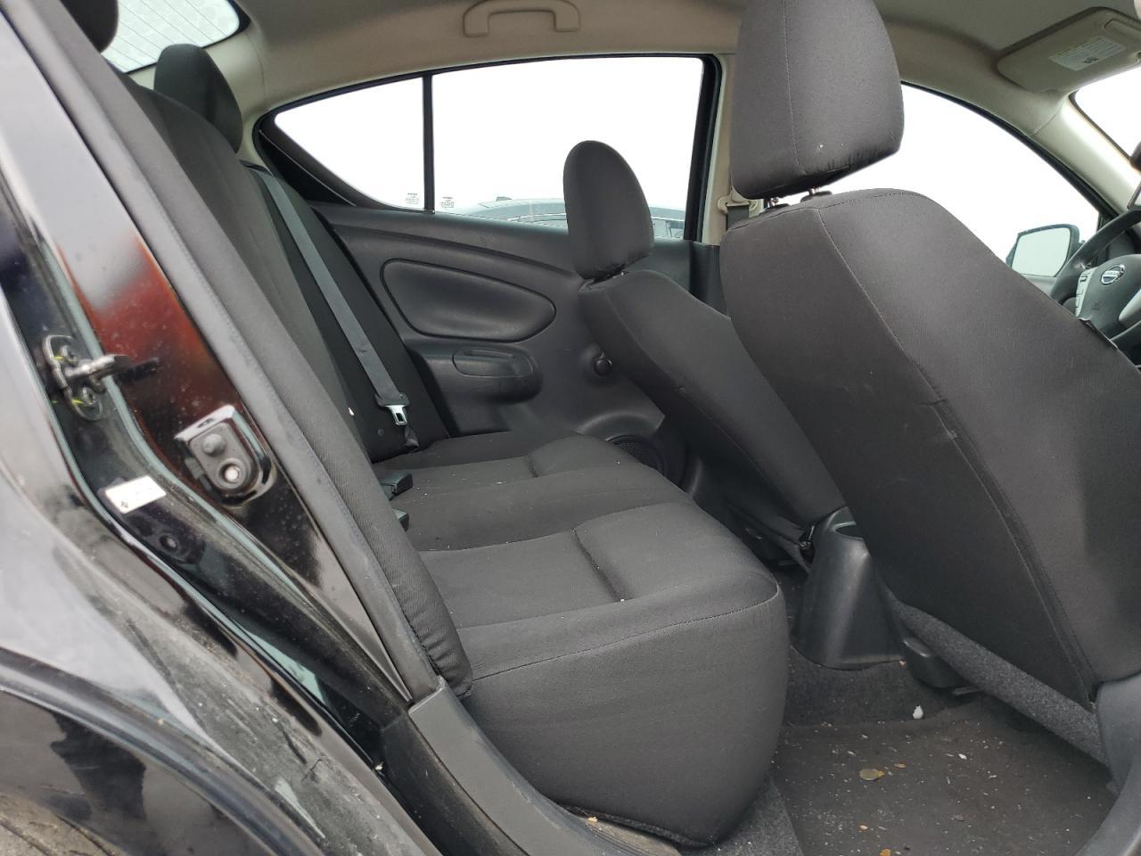 2019 Nissan Versa s