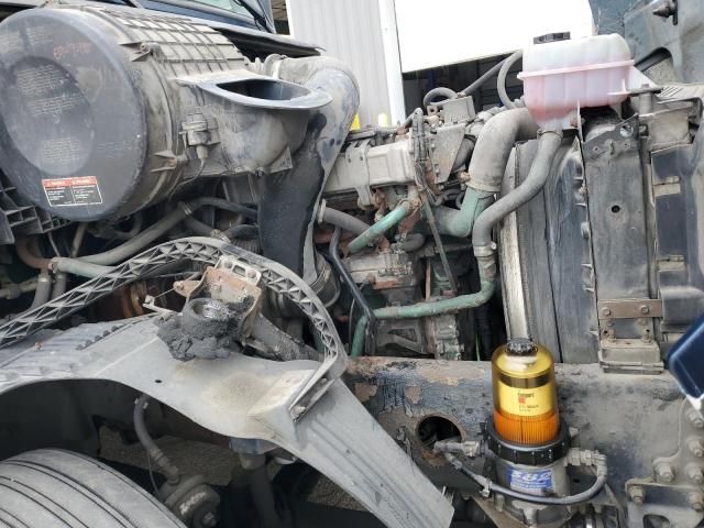 2005 Volvo VN VNL