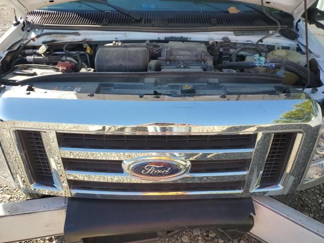 2021 Ford Econoline E450 Super Duty Cutaway Van