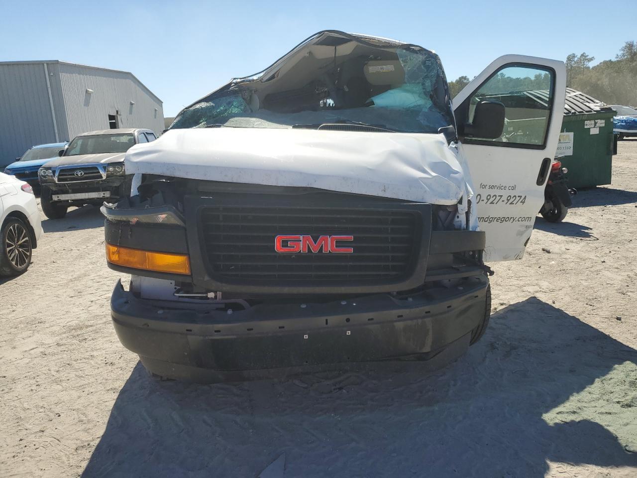 2023 GMC Savana 2500 Utility / Service van