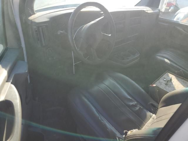 2004 Chevrolet Express G2500