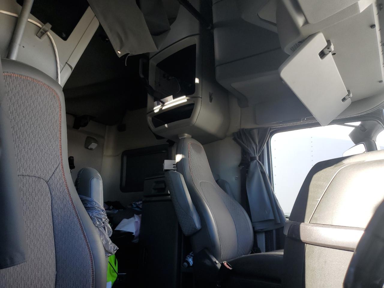 2024 Volvo VN VNL