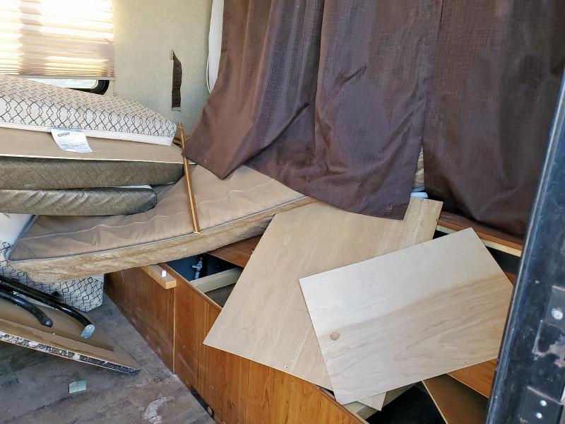 2016 Starcraft Launch Camper