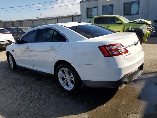 2015 Ford Taurus SE