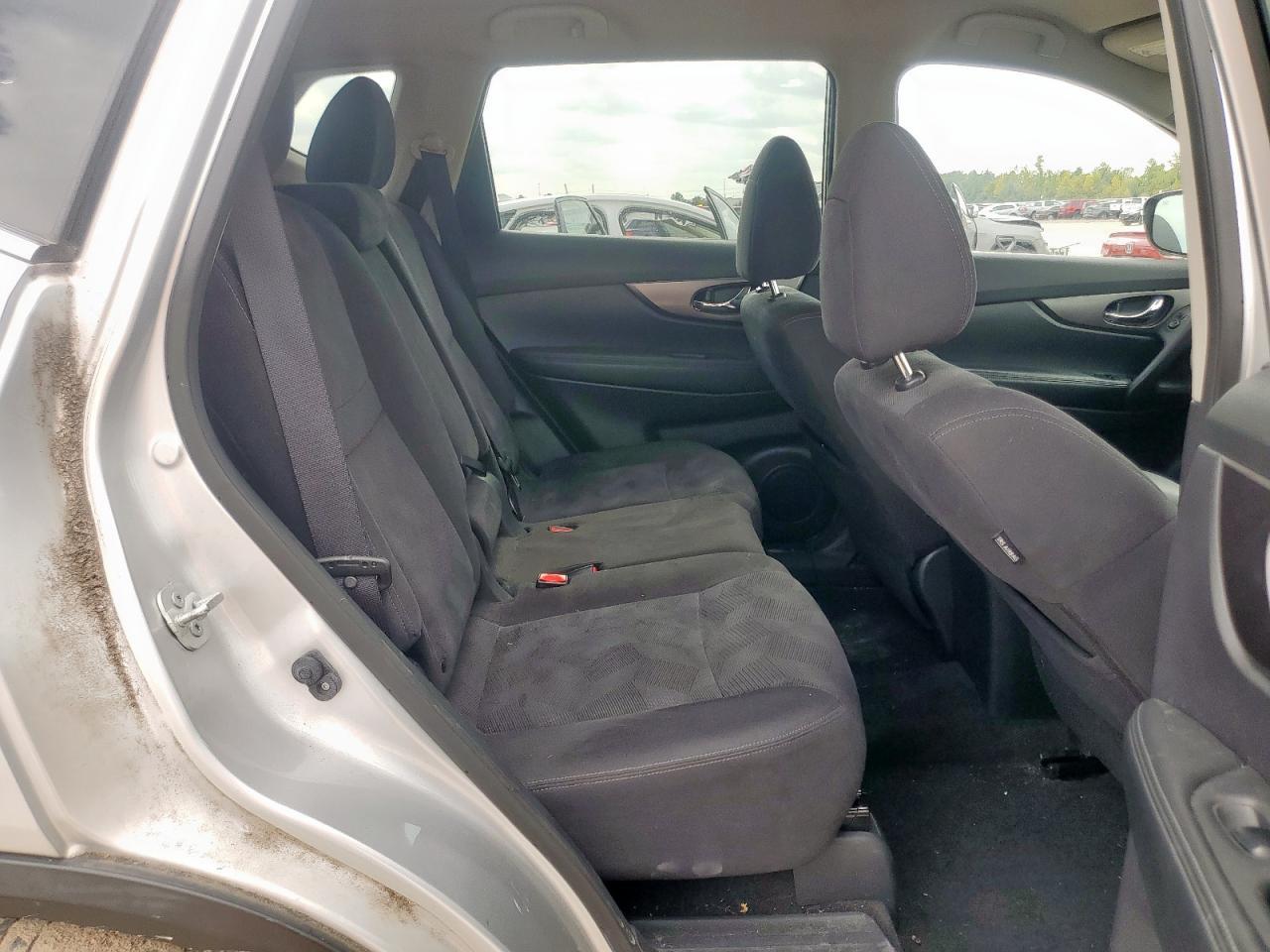 2015 Nissan Rogue s
