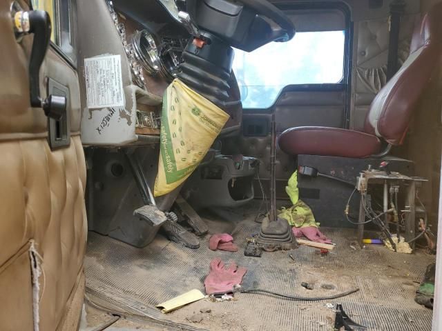 2002 Kenworth Construct-dump Truck